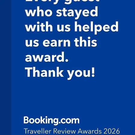 The Mirrors Lejlighed